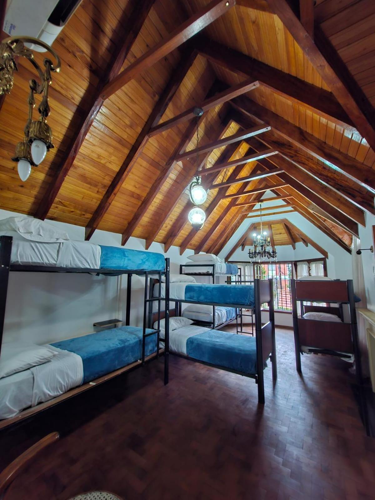 Why Not Guemes Hostel *