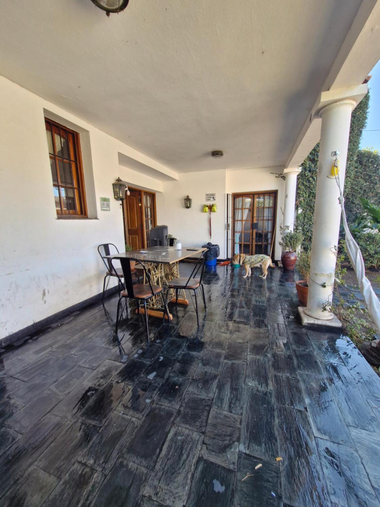 Why Not Guemes Hostel